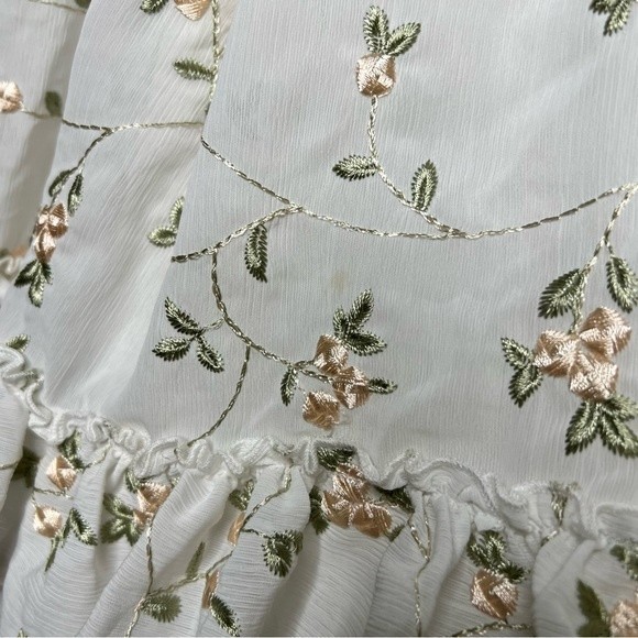 Floral White Ruffle Dress - Picture 7 of 9